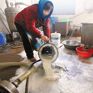 奶業(yè)困局，路在何方？