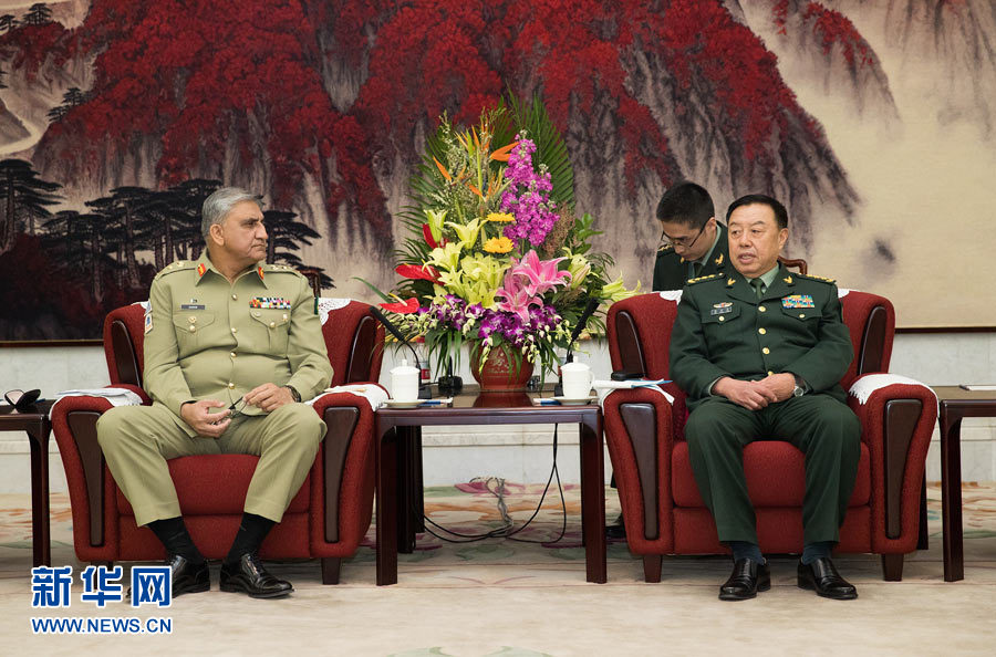  3月16日，中央軍委副主席范長龍會見來訪的巴基斯坦陸軍參謀長巴杰瓦。   新華社記者琚振華攝