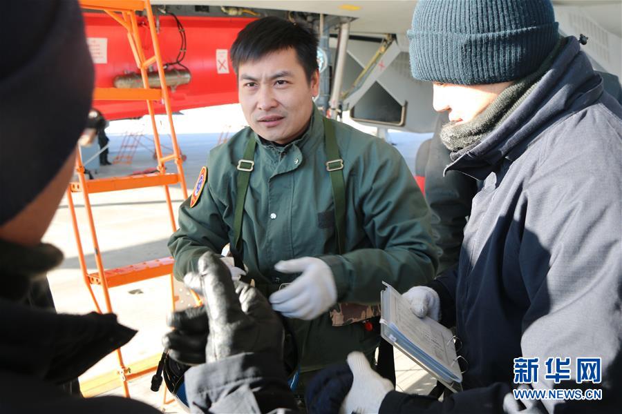 （建軍90周年&middot;英雄&middot;圖文互動）（2）聽，渤海灣有風(fēng)吹過來&mdash;&mdash;追記海軍某艦載航空兵部隊(duì)一級飛行員張超