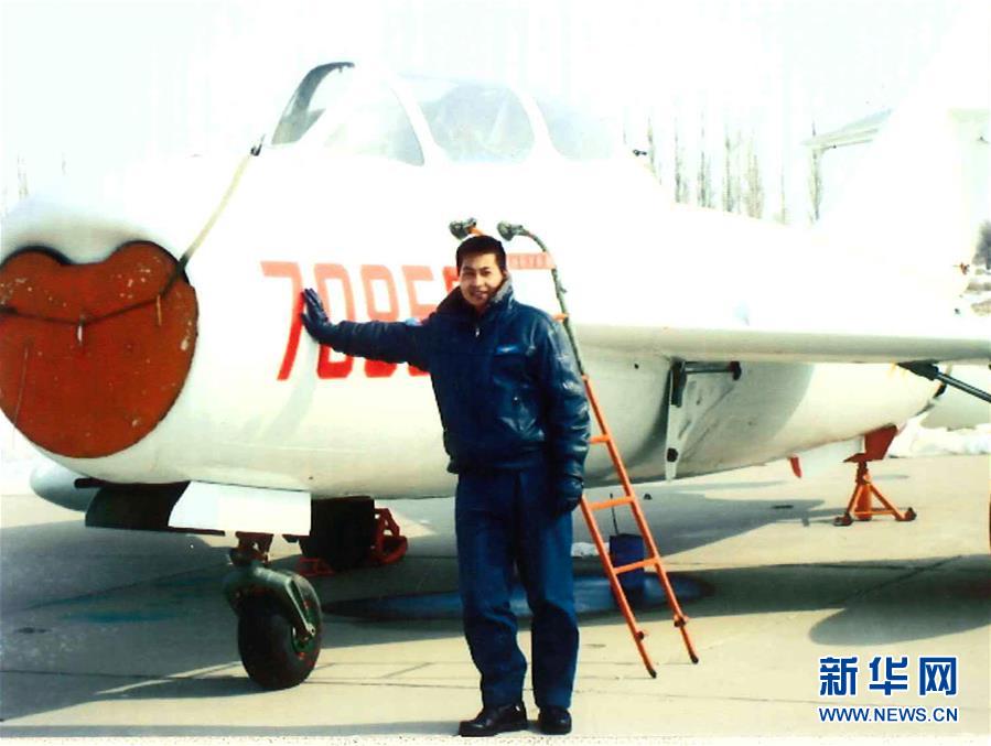 （建軍90周年&middot;英雄&middot;圖文互動）（3）聽，渤海灣有風(fēng)吹過來&mdash;&mdash;追記海軍某艦載航空兵部隊(duì)一級飛行員張超