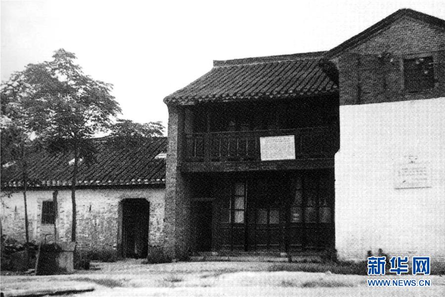 （人民海軍70年&middot;新華全媒頭條&middot;圖文互動）（1）向著深藍(lán)出發(fā)&mdash;&mdash;獻(xiàn)給人民海軍成立70周年