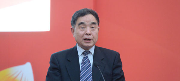 全國(guó)人大教科文衛(wèi)委員會(huì)主任委員、清華大學(xué)新聞出版學(xué)院院長(zhǎng)柳斌杰致辭