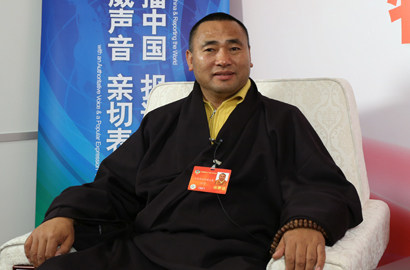全國(guó)政協(xié)委員東寶仲巴&middot;呼圖克圖做客新華網(wǎng)、中國(guó)政府網(wǎng)兩會(huì)訪談