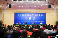 樓繼偉、張少春答記者問(wèn)