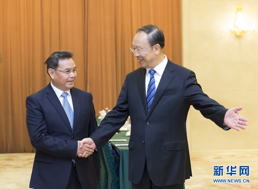 10月12日，中共中央書記處書記、全國(guó)政協(xié)副主席杜青林在北京會(huì)見(jiàn)來(lái)華訪問(wèn)并出席&ldquo;2016中國(guó)共產(chǎn)黨與世界對(duì)話會(huì)&rdquo;的老撾人革黨中央政治局委員、建國(guó)陣線中央主席賽頌蓬&middot;豐威漢率領(lǐng)的老撾人革黨代表團(tuán)?！⌒氯A社記者丁海濤攝