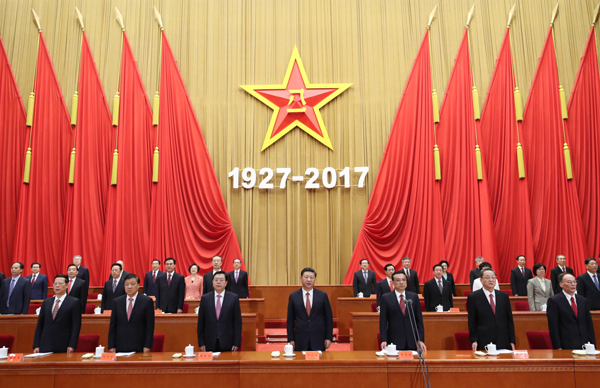 8月1日，慶祝中國人民解放軍建軍90周年大會(huì)在北京人民大會(huì)堂隆重舉行。中共中央總書記、國家主席、中央軍委主席習(xí)近平和李克強(qiáng)、張德江、俞正聲、劉云山、王岐山、張高麗等出席大會(huì)。新華社記者 鞠鵬 攝