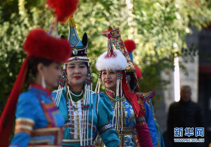 （圖文互動(dòng)&middot;各民族團(tuán)結(jié)互助）（1）民族一家親　濃濃團(tuán)結(jié)情&mdash;&mdash;呼和浩特市清泉街社區(qū)民族團(tuán)結(jié)工作側(cè)記