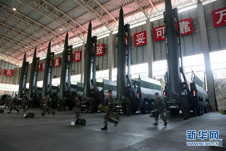 （新華全媒頭條&middot;圖文互動）（11）沿著中國特色強軍之路闊步前進&mdash;&mdash;黨中央、中央軍委領(lǐng)導(dǎo)推進國防和軍隊建設(shè)70年紀實