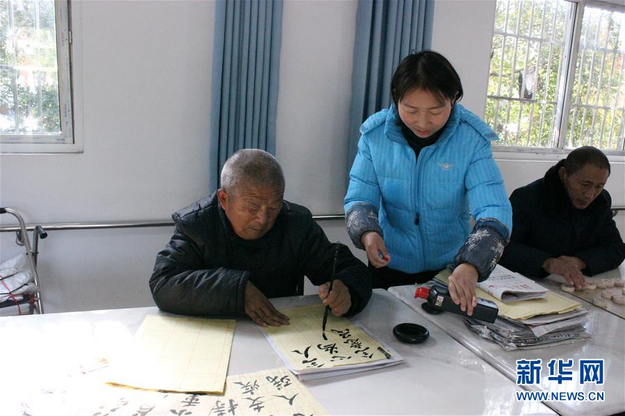 （在習(xí)近平新時(shí)代中國(guó)特色社會(huì)主義思想指引下&mdash;&mdash;新時(shí)代新作為新篇章&middot;總書(shū)記關(guān)切脫貧事&middot;圖文互動(dòng)）（3）醫(yī)療扶貧，照亮貧困家庭的明天