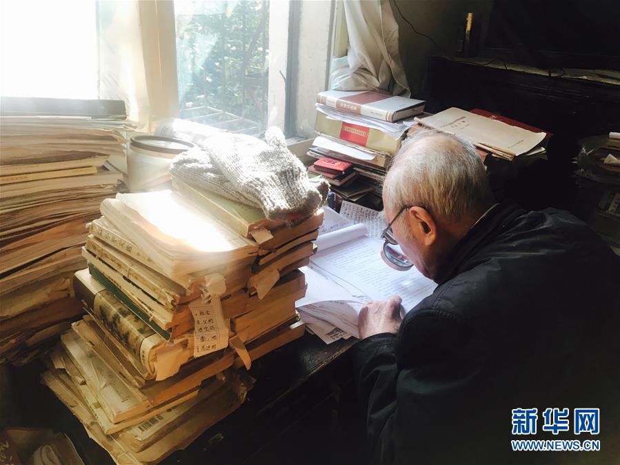 （新華全媒頭條&middot;圖文互動）（10）滄海橫流 信仰彌堅&mdash;&mdash;記共產(chǎn)黨員、湘潭大學九旬教授滄南