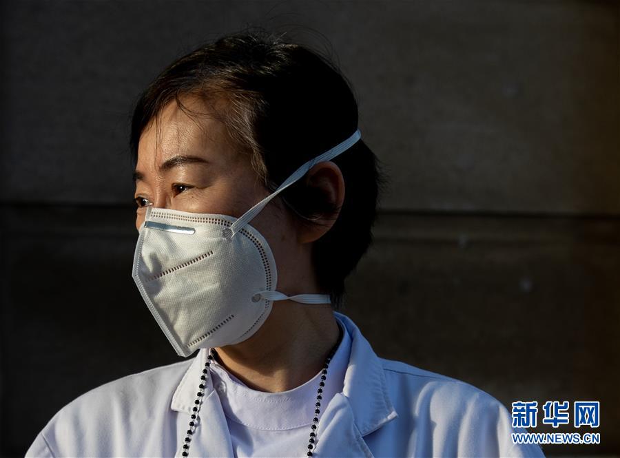 （聚焦疫情防控&middot;圖文互動）（15）分秒必爭！一切為了治病救人&mdash;&mdash;中國抗疫生命至上的生動實踐
