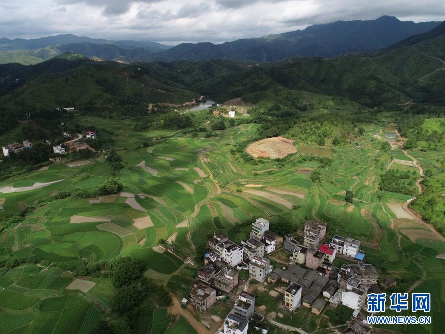 （在習近平新時代中國特色社會主義思想指引下&mdash;&mdash;新時代新作為新篇章&middot;習近平總書記關切事&middot;圖文互動）（4）新生活、新盼頭&mdash;&mdash;脫貧攻堅新形勢速覽