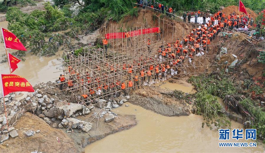 （防汛抗洪&middot;圖文互動(dòng)）（10）洪水不退，子弟兵誓死不退&mdash;&mdash;解放軍和武警部隊(duì)官兵參與洪澇災(zāi)害搶險(xiǎn)救援記事