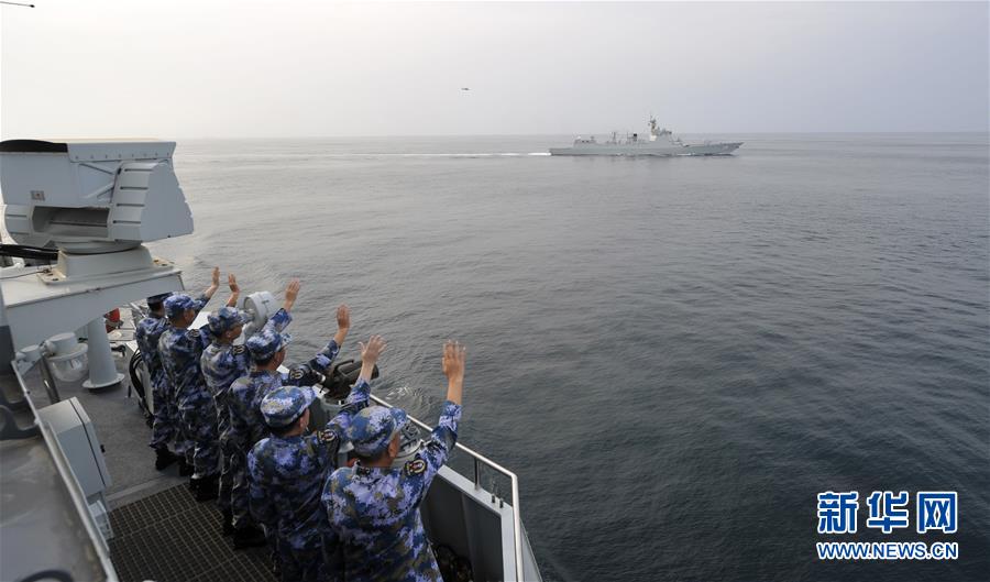 （國(guó)際）（2）中國(guó)海軍第35、36批護(hù)航編隊(duì)在亞丁灣完成任務(wù)交接