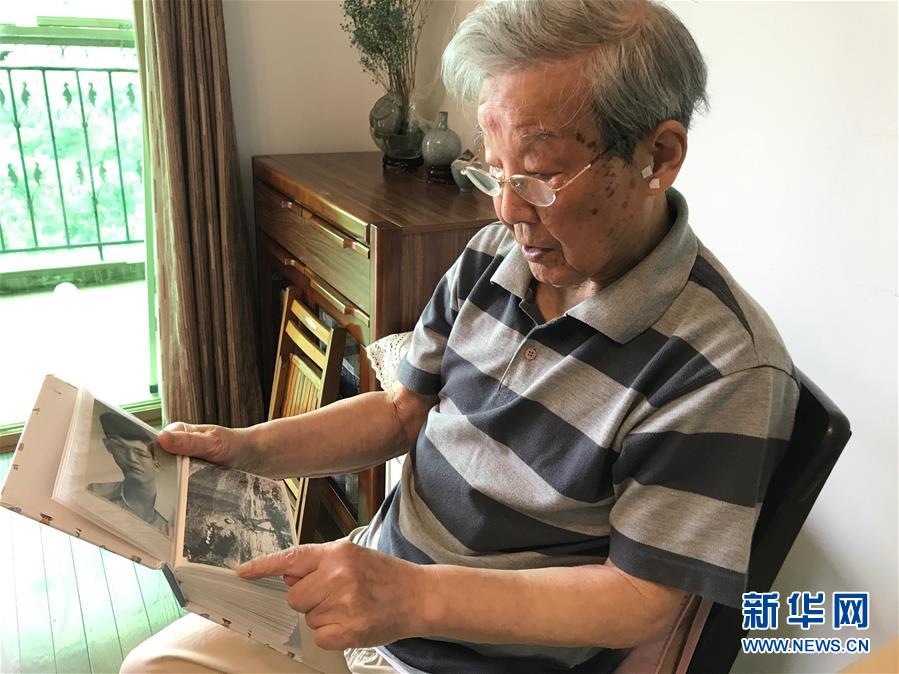 （紀(jì)念抗美援朝70周年&middot;圖文互動）戰(zhàn)地金達(dá)萊，花兒為誰開？&mdash;&mdash;記志愿軍老戰(zhàn)士文工隊員任紅舉