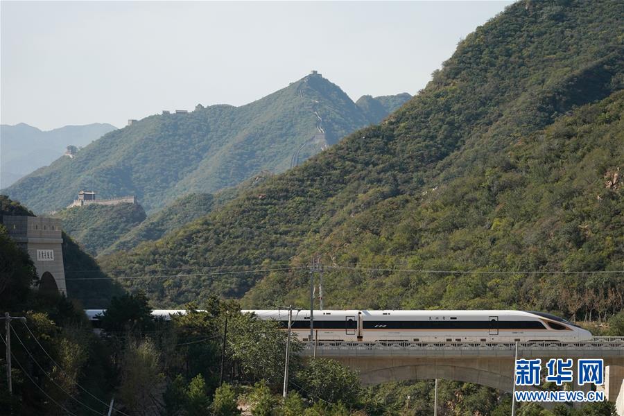 （新華全媒頭條&middot;圖文互動(dòng)）（1）流動(dòng)中國折射復(fù)蘇新氣象&mdash;&mdash;透視&ldquo;十一&rdquo;黃金周
