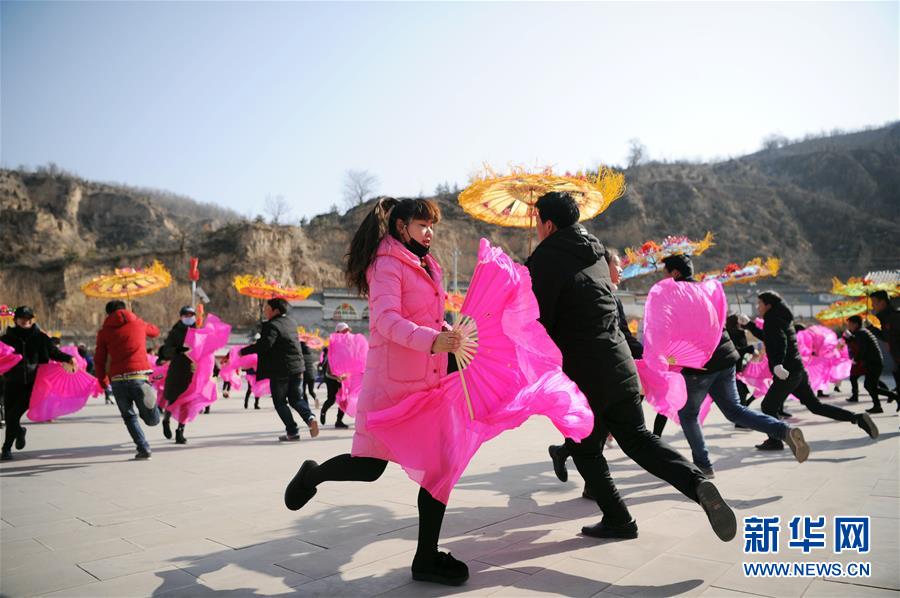 （新華全媒頭條&middot;圖文互動）（2）偉大旗幟引領(lǐng)歷史巨變&mdash;&mdash;習(xí)近平新時代中國特色社會主義思想指引&ldquo;十三五&rdquo;經(jīng)濟社會發(fā)展述評