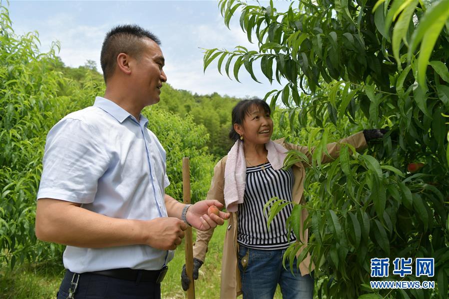 （新華全媒頭條&middot;圖文互動(dòng)）（4）幕阜山&ldquo;搬窮&rdquo;記