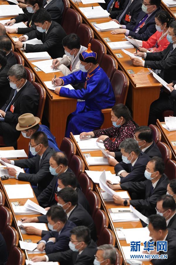 （兩會(huì)&middot;人大開(kāi)幕&middot;XHDW）（9）十三屆全國(guó)人大三次會(huì)議在京開(kāi)幕