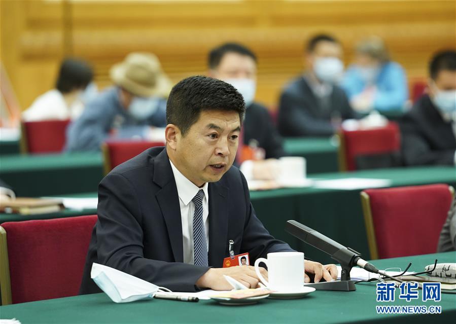 （新華全媒頭條&middot;圖文互動(dòng)）（5）從人民中汲取磅礴力量&mdash;&mdash;習(xí)近平總書(shū)記同出席2020年全國(guó)兩會(huì)人大代表、政協(xié)委員共商國(guó)是紀(jì)實(shí)