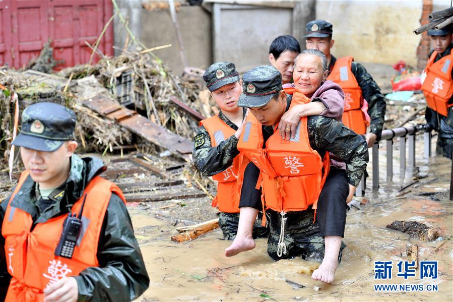 （新華全媒頭條&middot;圖文互動）（5）沿著中國特色強(qiáng)軍之路闊步前進(jìn)&mdash;&mdash;黨中央、中央軍委領(lǐng)導(dǎo)推進(jìn)國防和軍隊建設(shè)70年紀(jì)實