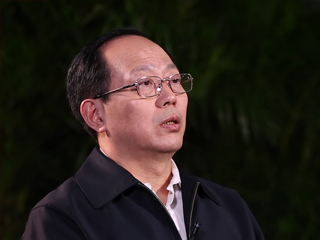 如何發(fā)展壯大體育產(chǎn)業(yè)？