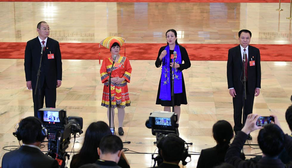 蔡松濤、杜麗群、楊小玲、賈立群接受采訪