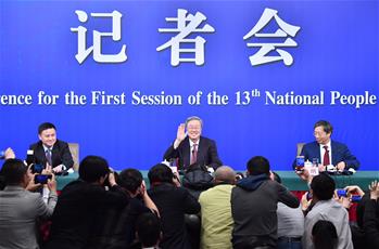 中國人民銀行行長周小川等就&ldquo;金融改革與發(fā)展&rdquo;答記者問