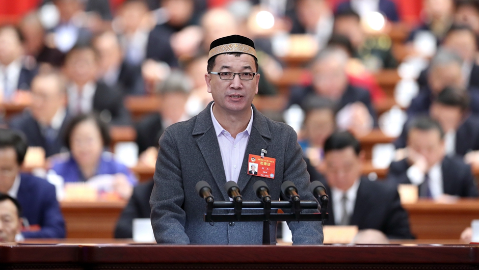 新疆維吾爾自治區(qū)呼圖壁縣政協(xié)副主席、伊斯蘭教協(xié)會會長，呼圖壁縣城鎮(zhèn)陜西寺阿訇 楊杰