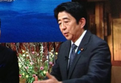 安倍搬起石頭要砸誰的腳？