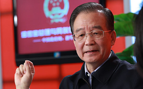 溫家寶總理接受中國政府網(wǎng)、新華網(wǎng)聯(lián)合專訪并與網(wǎng)友在線交流