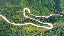 江西萬(wàn)載：青山綠水間 &ldquo;四好農(nóng)村路&rdquo;