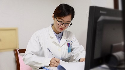 有才！這位女醫(yī)生自創(chuàng)說唱視頻，讓科普更&ldquo;接地氣&rdquo;
