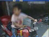 司機(jī)太??！3歲幼童駕"車"上路找媽媽