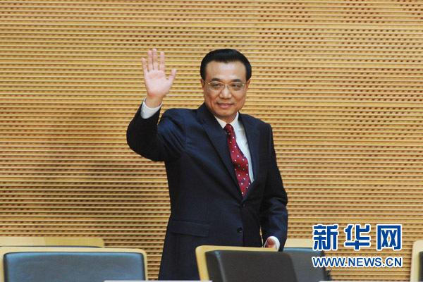 5月5日，中國國務(wù)院總理李克強(qiáng)在位于亞的斯亞貝巴的非洲聯(lián)盟總部發(fā)表題為《開創(chuàng)中非合作更加美好的未來》的演講。 新華社記者 謝環(huán)馳 攝 