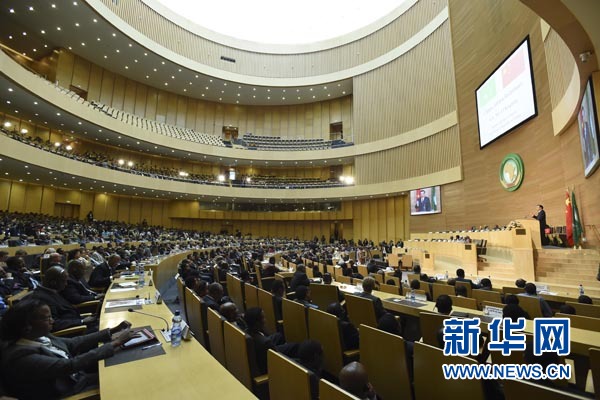  5月5日，中國國務(wù)院總理李克強(qiáng)在位于亞的斯亞貝巴的非洲聯(lián)盟總部發(fā)表題為《開創(chuàng)中非合作更加美好的未來》的演講。 新華社記者 李學(xué)仁 攝 
