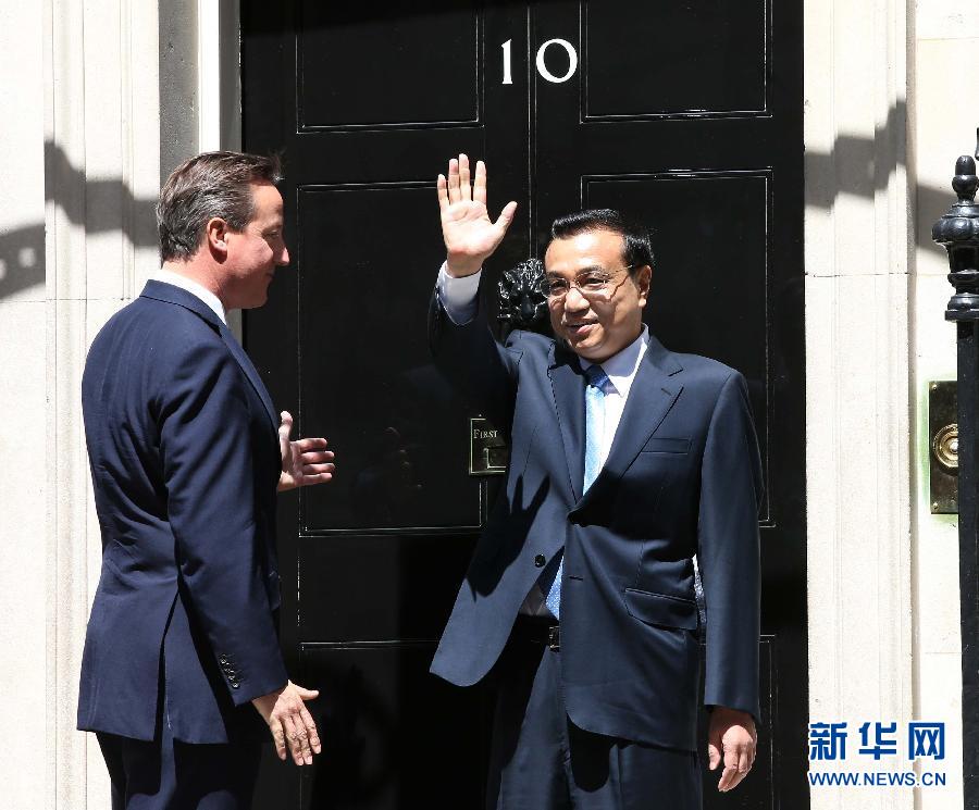 6月17日，中國國務(wù)院總理李克強(qiáng)在倫敦唐寧街10號首相府同英國首相卡梅倫舉行中英總理年度會晤。新華社記者 龐興雷 攝