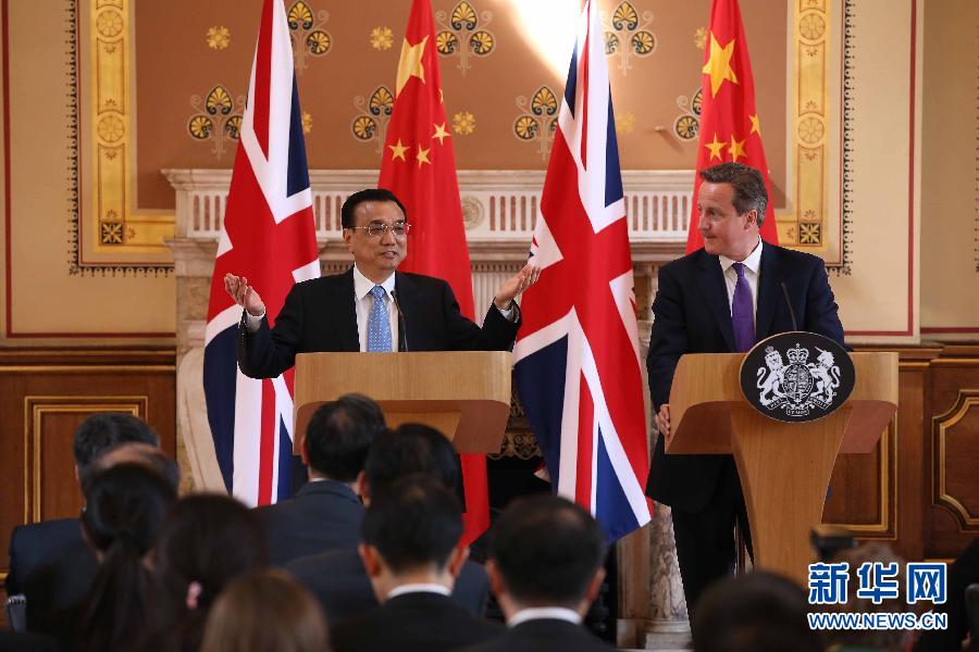 6月17日，國務(wù)院總理李克強(qiáng)同英國首相卡梅倫在倫敦舉行中英總理年度會(huì)晤后共同會(huì)見記者。新華社記者 龐興雷 攝