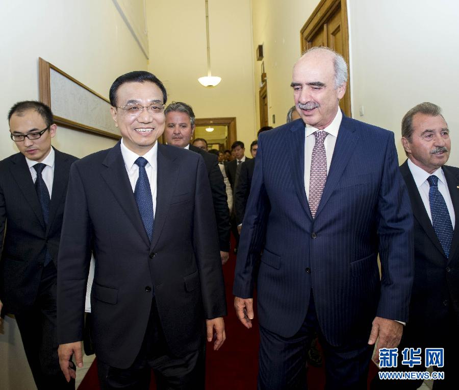 6月19日，國(guó)務(wù)院總理李克強(qiáng)在希臘議會(huì)大廈會(huì)見(jiàn)希臘議長(zhǎng)米馬拉基斯。新華社記者 王曄 攝