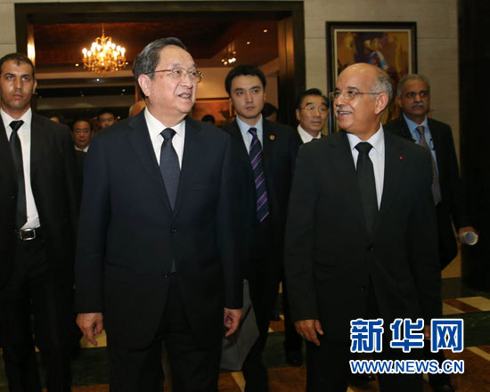 11月3日，全國(guó)政協(xié)主席俞正聲在拉巴特與摩洛哥參議長(zhǎng)比亞迪拉進(jìn)行會(huì)談。 新華社記者 劉衛(wèi)兵 攝