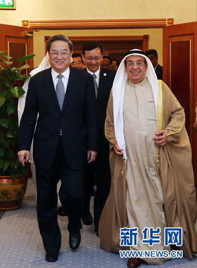 11月6日，正在巴林進行正式友好訪問的全國政協(xié)主席俞正聲在麥納麥會見巴林副首相穆罕默德。 新華社記者劉衛(wèi)兵攝
