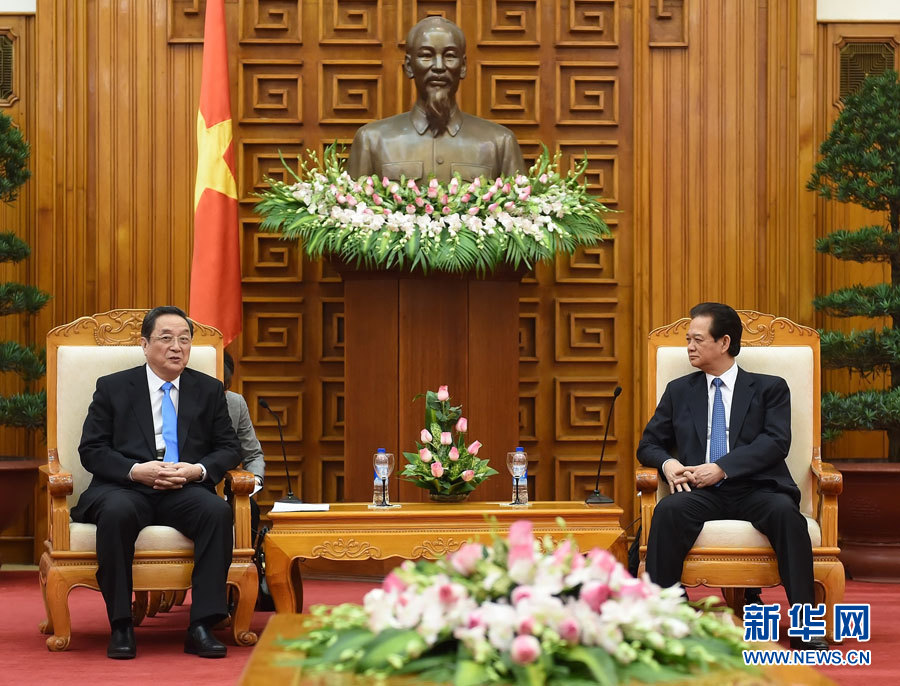 12月25日至27日，中共中央政治局常委、全國政協(xié)主席俞正聲對越南進(jìn)行正式訪問。這是12月26日，俞正聲在河內(nèi)會(huì)見越南政府總理阮晉勇。 新華社記者劉建生攝