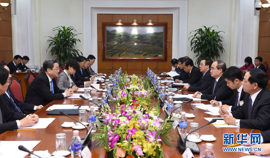 12月25日至27日，中共中央政治局常委、全國政協(xié)主席俞正聲對越南進(jìn)行正式訪問。這是12月26日，俞正聲在河內(nèi)與越南祖國陣線主席阮善仁舉行會(huì)談。 新華社記者馬占成攝
