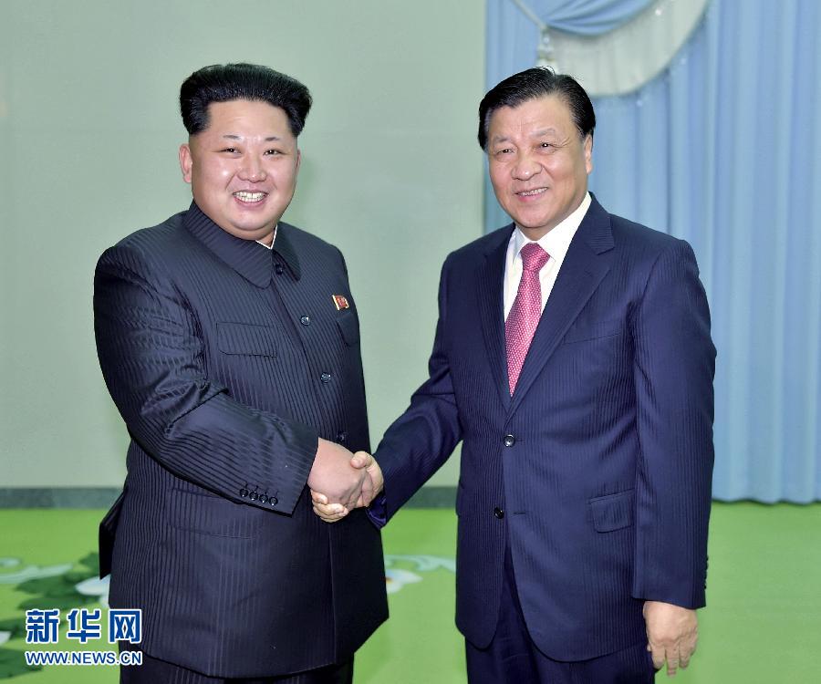10月9日，中共中央政治局常委、中央書記處書記劉云山在平壤百花園迎賓館會見朝鮮勞動黨第一書記金正恩。 新華社記者 李濤 攝