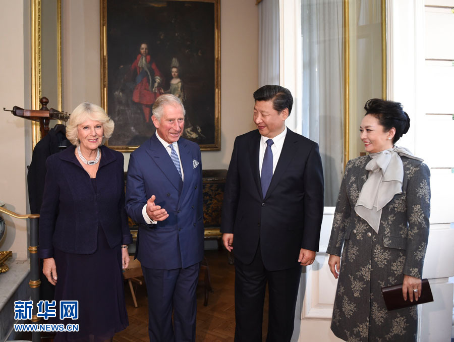 10月20日，國家主席習(xí)近平和夫人彭麗媛在倫敦會見英國查爾斯王儲夫婦。 新華社記者 謝環(huán)馳 攝