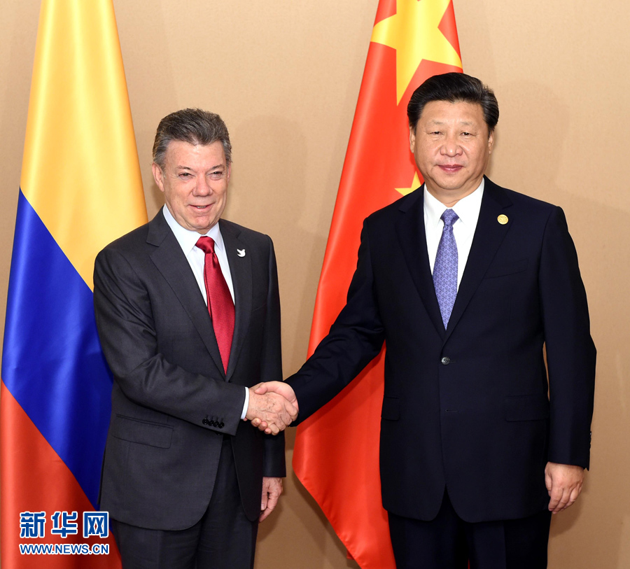 11月18日，國(guó)家主席習(xí)近平在菲律賓馬尼拉會(huì)見哥倫比亞總統(tǒng)桑托斯。 新華社記者 饒愛民 攝