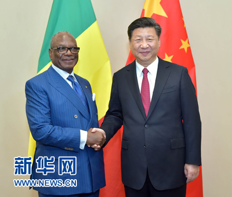 12月3日，國(guó)家主席習(xí)近平在約翰內(nèi)斯堡會(huì)見馬里總統(tǒng)凱塔。新華社記者 李濤 攝 