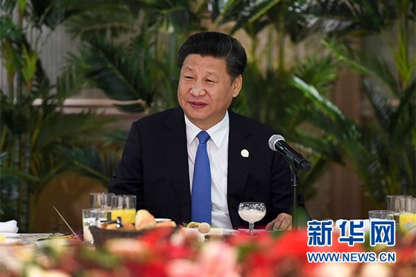12月4日，國家主席習(xí)近平在約翰內(nèi)斯堡集體會見13位非洲國家領(lǐng)導(dǎo)人。 新華社記者 謝環(huán)馳 攝