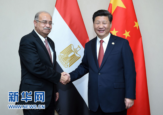 12月4日，國家主席習(xí)近平在約翰內(nèi)斯堡會(huì)見埃及總理伊斯梅爾。新華社記者 張鐸 攝 