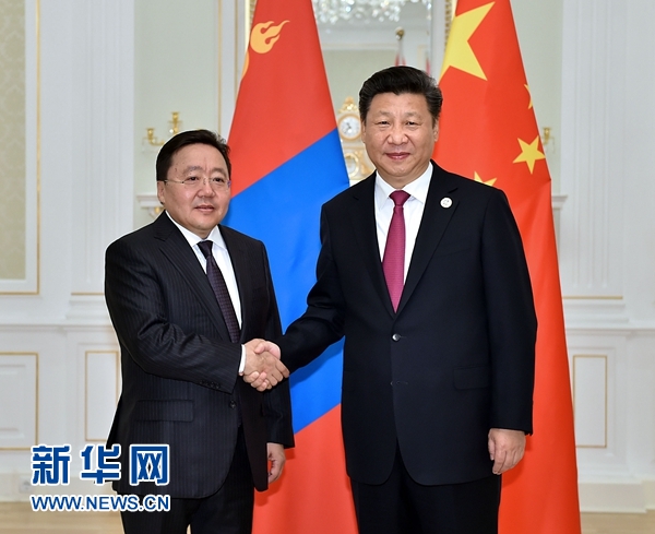 6月23日，國家主席習近平在塔什干會見蒙古國總統(tǒng)額勒貝格道爾吉。 新華社記者李濤攝